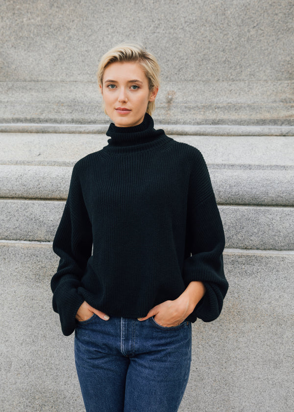 Cropped turtleneck sweater black best sale