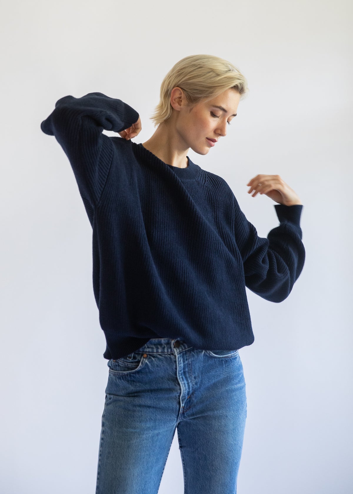 Fiorella Cotton Cashmere Crewneck Sweater in Passport Blue