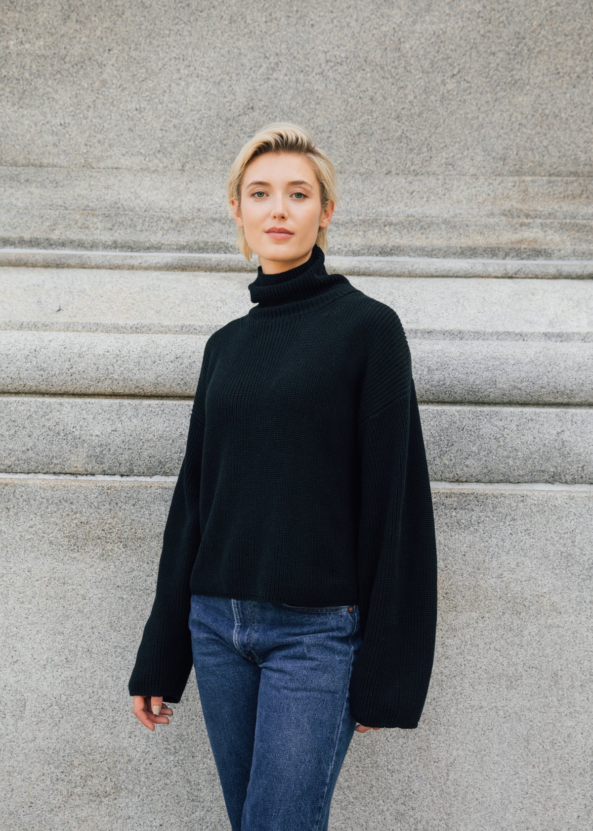 Neve Cropped Turtleneck in Black Cotton Cashmere