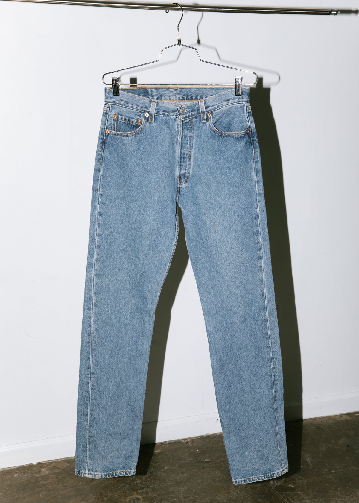 Vintage 1990s Levi&#39;s 501 denim jean in light wash