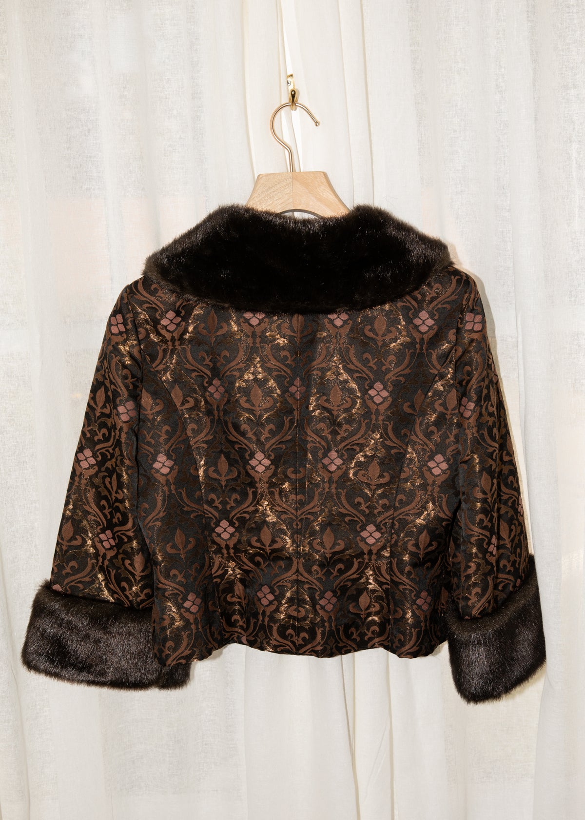 Vintage Y2K cropped brocade jacket with faux fur trim