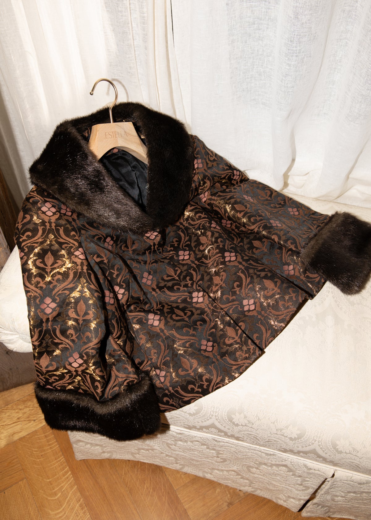 Vintage Y2K cropped brocade jacket with faux fur trim