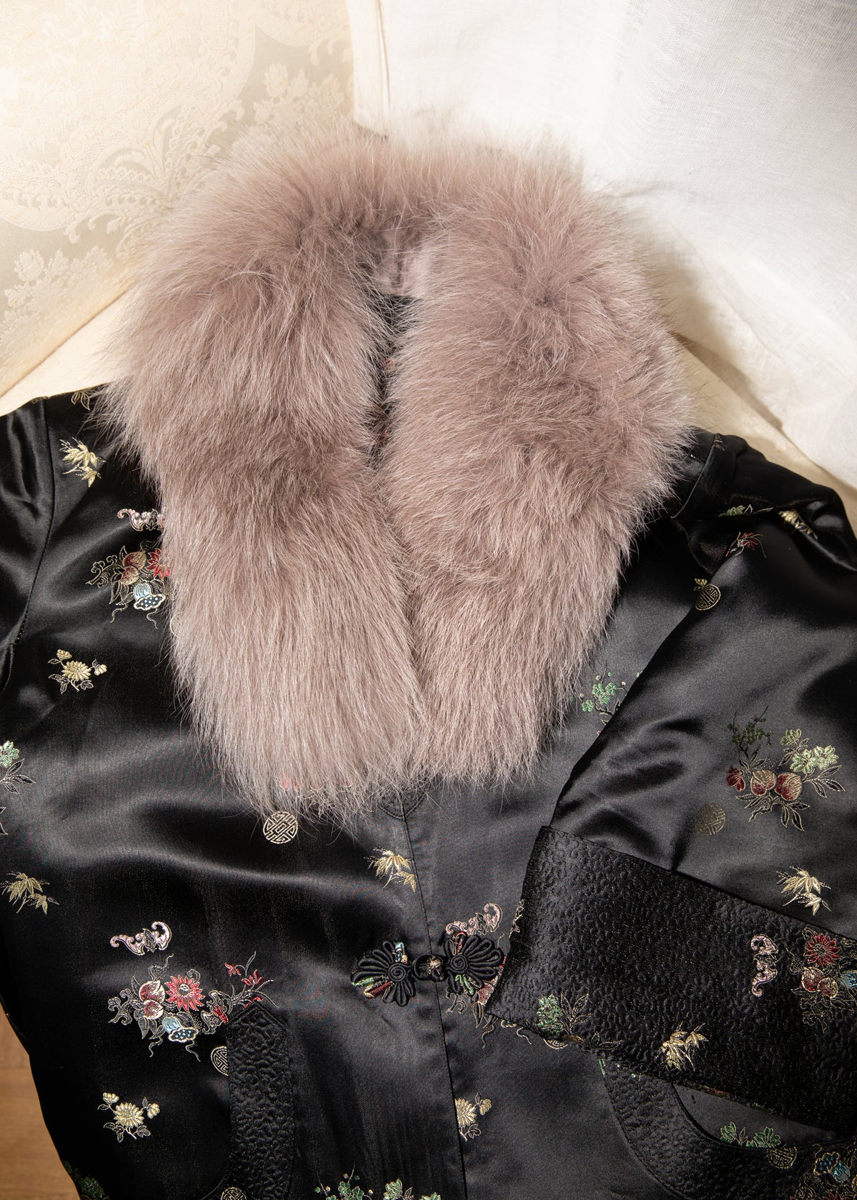 Vintage Black Floral Brocade Fur Collar Jacket
