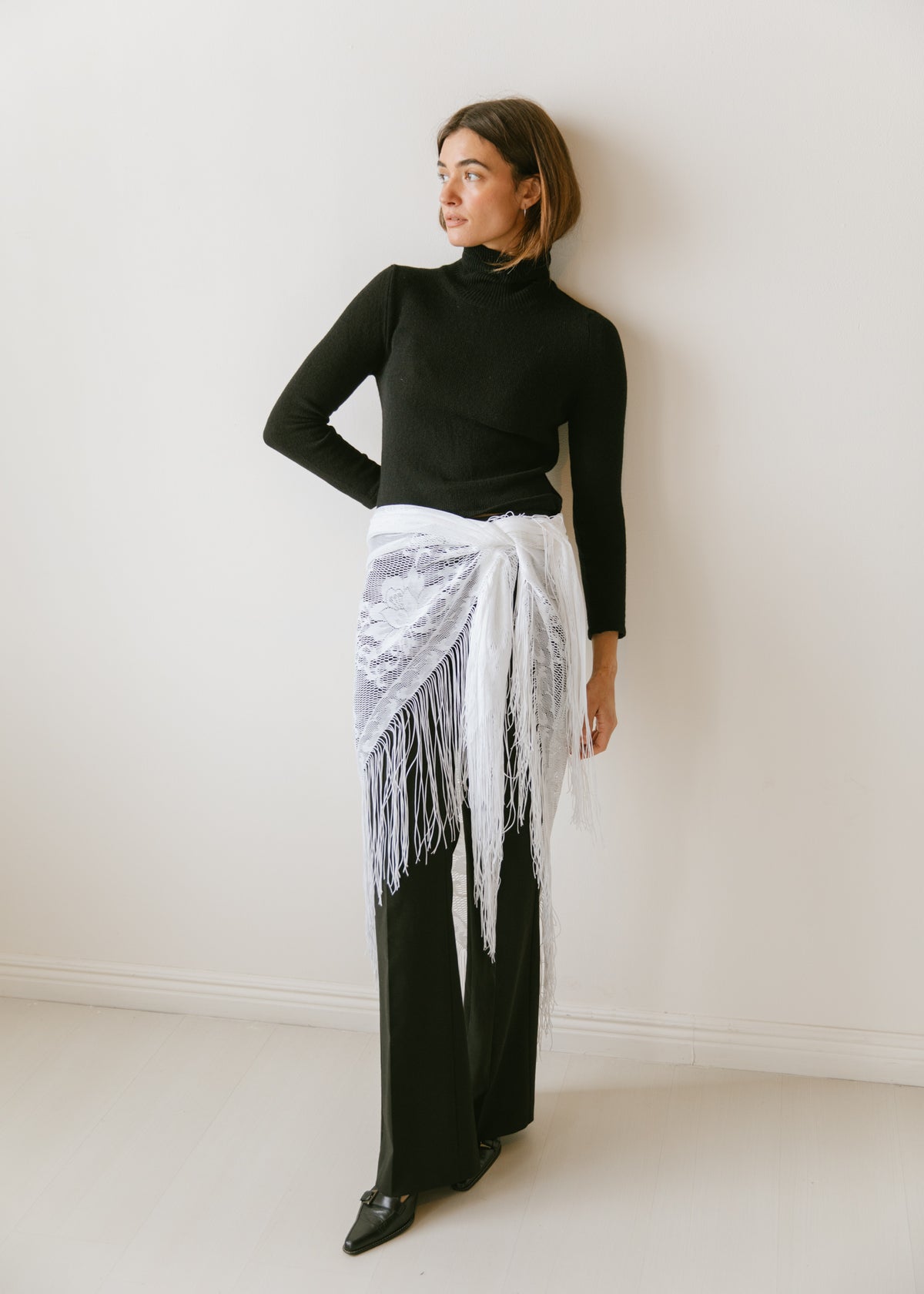 Vintage 1980s Japanese Triangle Lace Fringe Shawl White