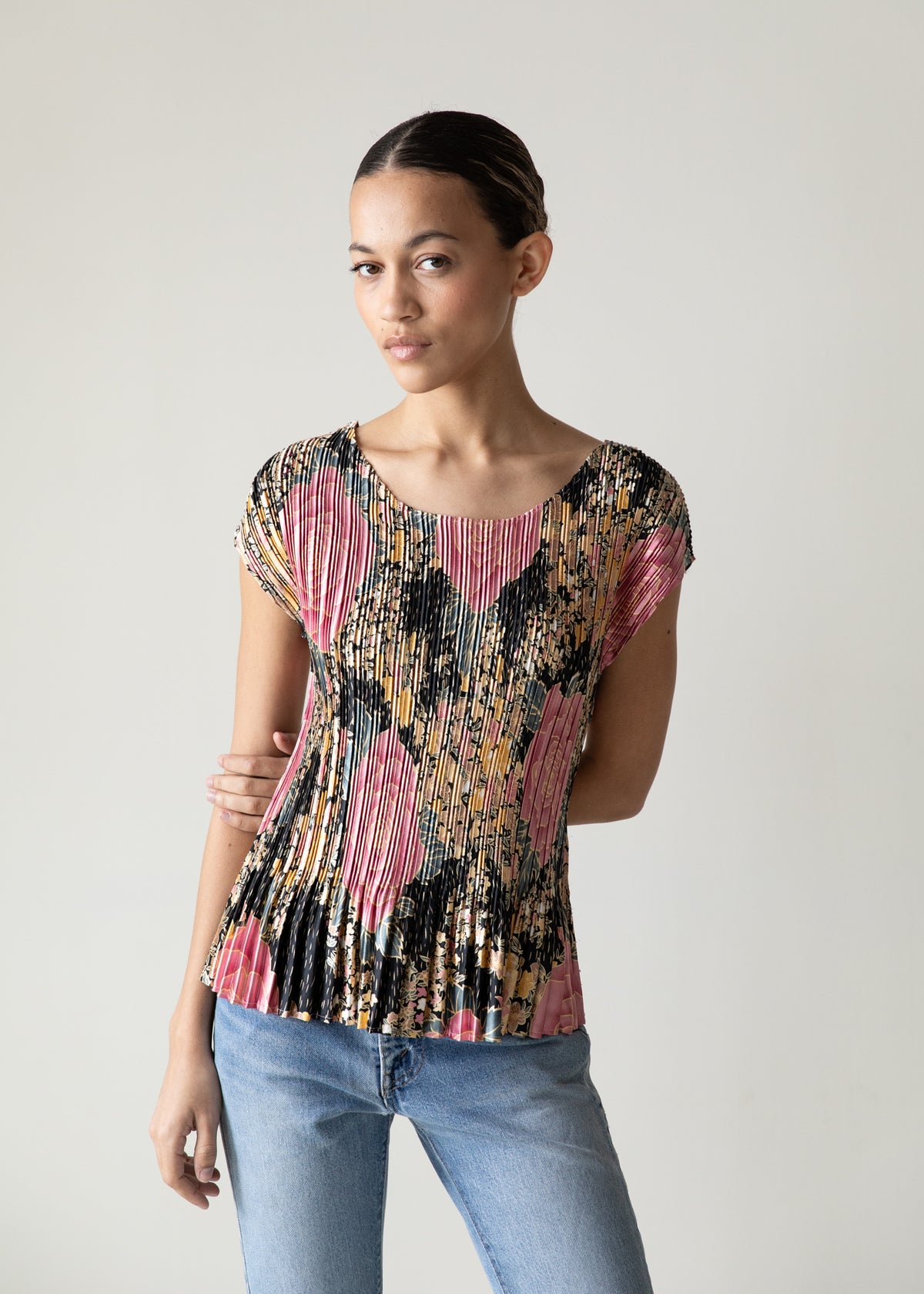Vintage Micro Pleated Top in Black Floral