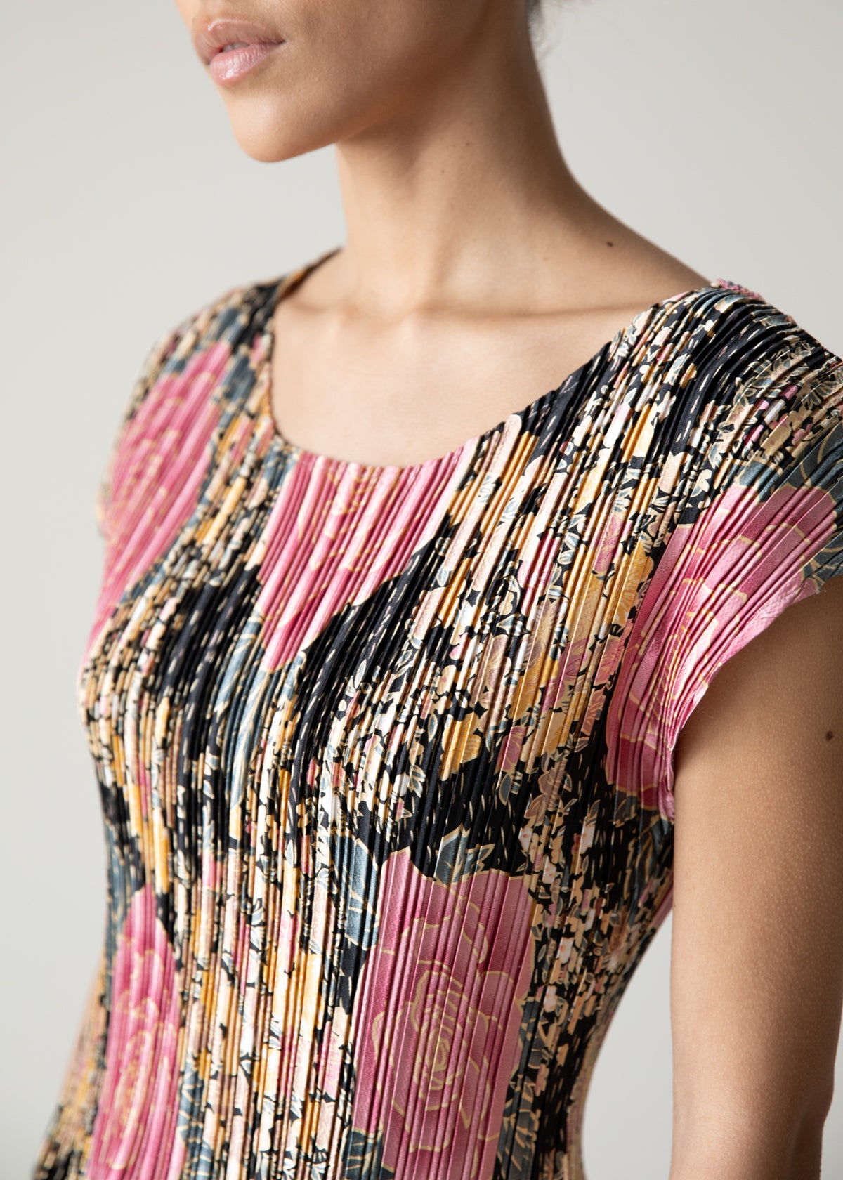 Vintage Micro Pleated Top in Black Floral