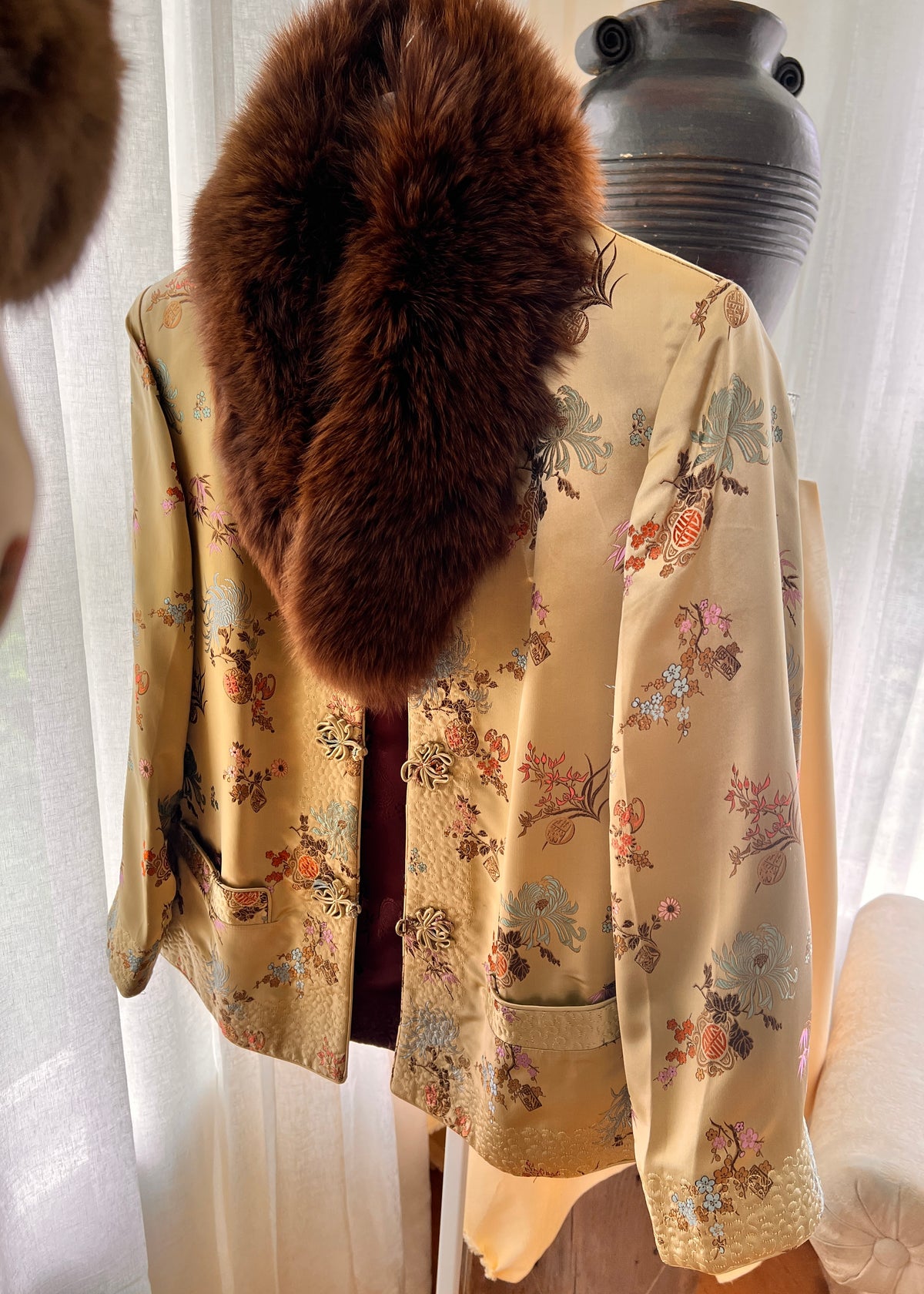 Vtg Golden Short Floral Brocade Fur Collar Jacket