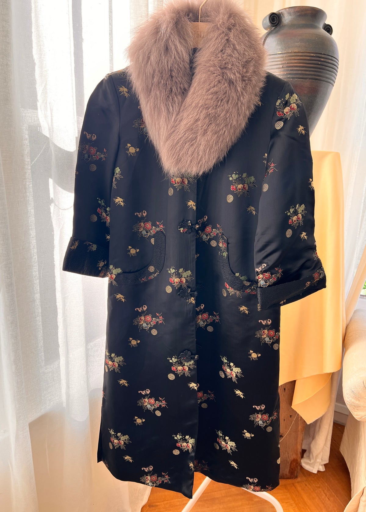 Vintage Black Floral Brocade Fur Collar Jacket