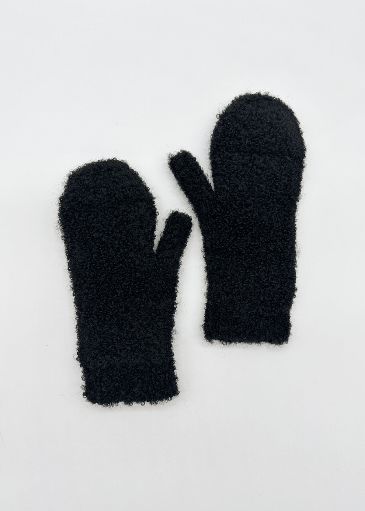 Joey Alpaca Mittens in Black