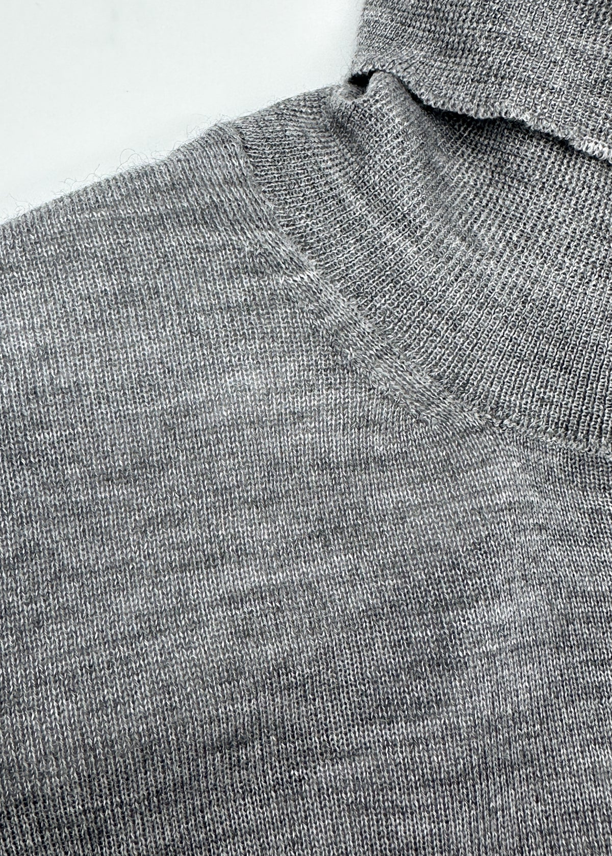 Agyness Turtleneck in Gray Cashmere &amp; Silk