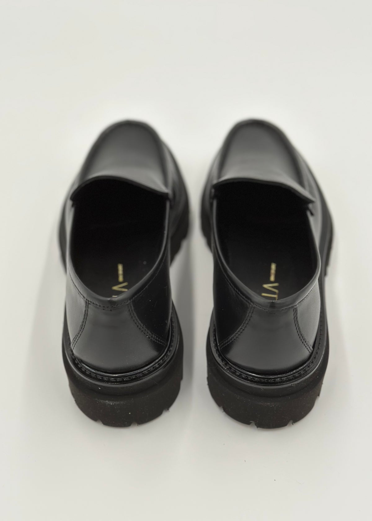 Johanna Chunky Loafer in Black Leather