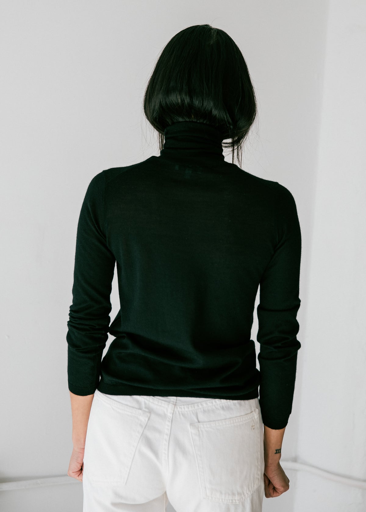 Agyness Turtleneck in Black